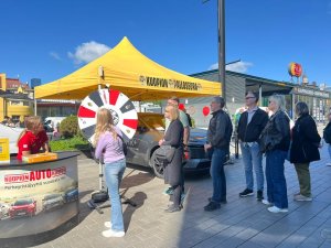 Tervetuloa Autot Torilla tapahtumaan tänään klo 14 saakka