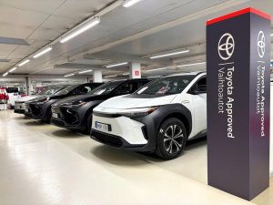 Autokaupan Black Friday tarjouksena kaikkiin käytettyihin bZ4X sähköautoihin rahoituskorko vain 1,99% + kulut!