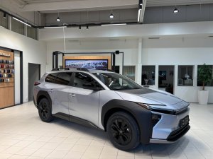 Uusi täyssähköinen Toyota bZ4X Touring nyt meillä nähtävissä sekä koeajettavissa, tervetuloa!